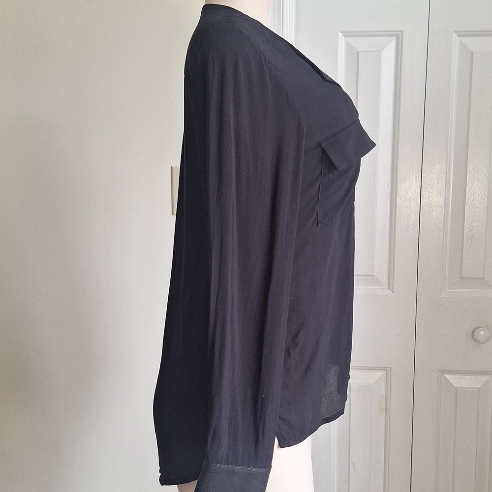 3/$20 Express Women's Black Button-Up Top 100% Viscose, Size XS - Picture 2 of 10